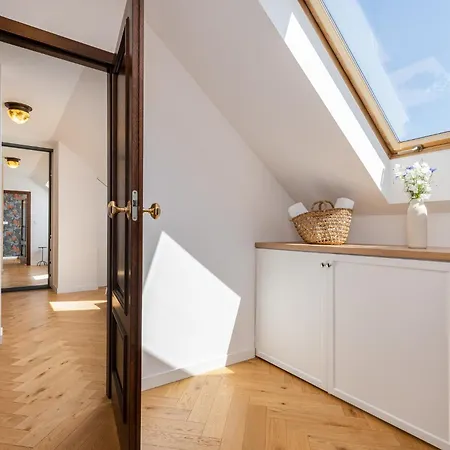 Luxury In A Truly Perfect Location Apartament